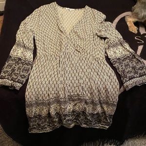 Short dress with long sleeves